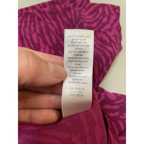 Athleta Purple Top Athletic Womens Sz XS Abstract Striped Print Stretch‎ - Picture 5 of 8